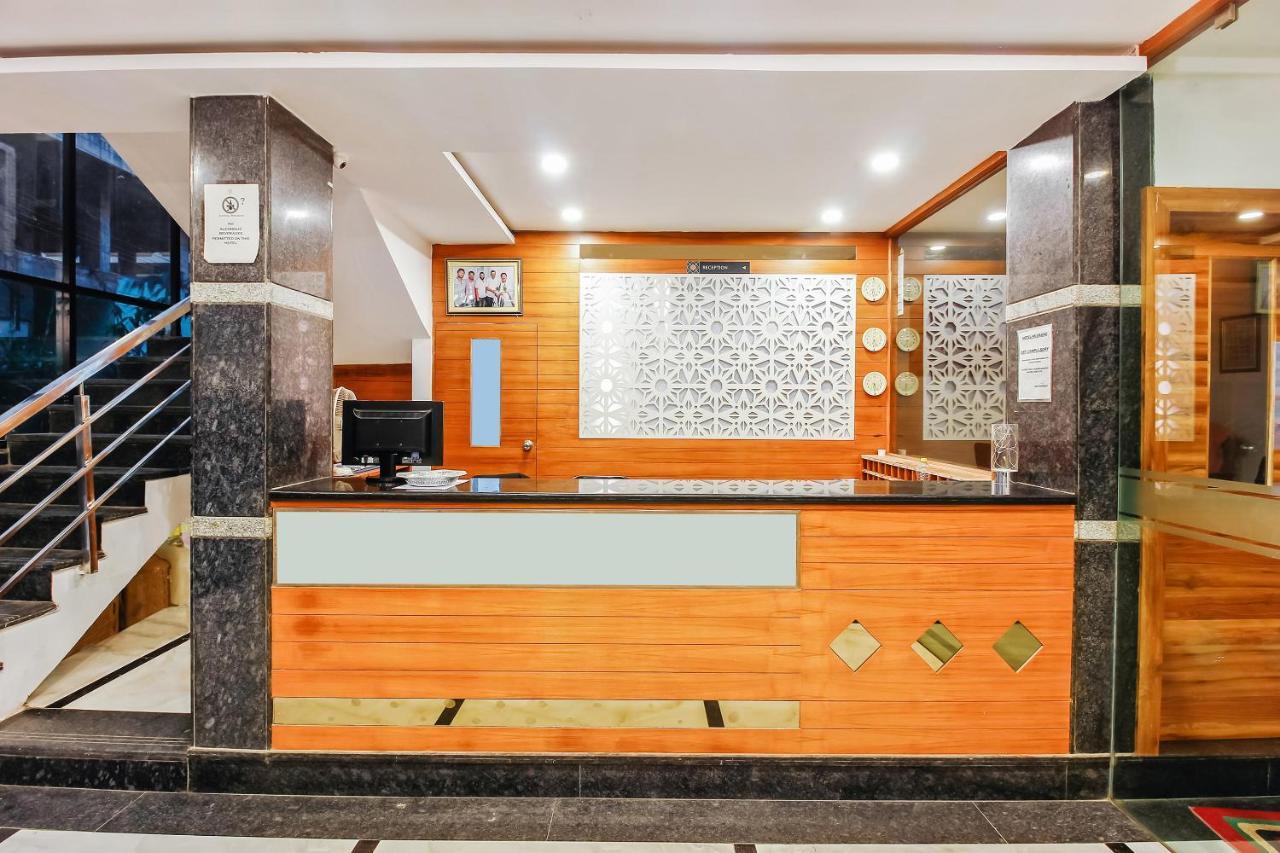 Oyo 29131 Hotel Mn Grand Шамшабад Экстерьер фото