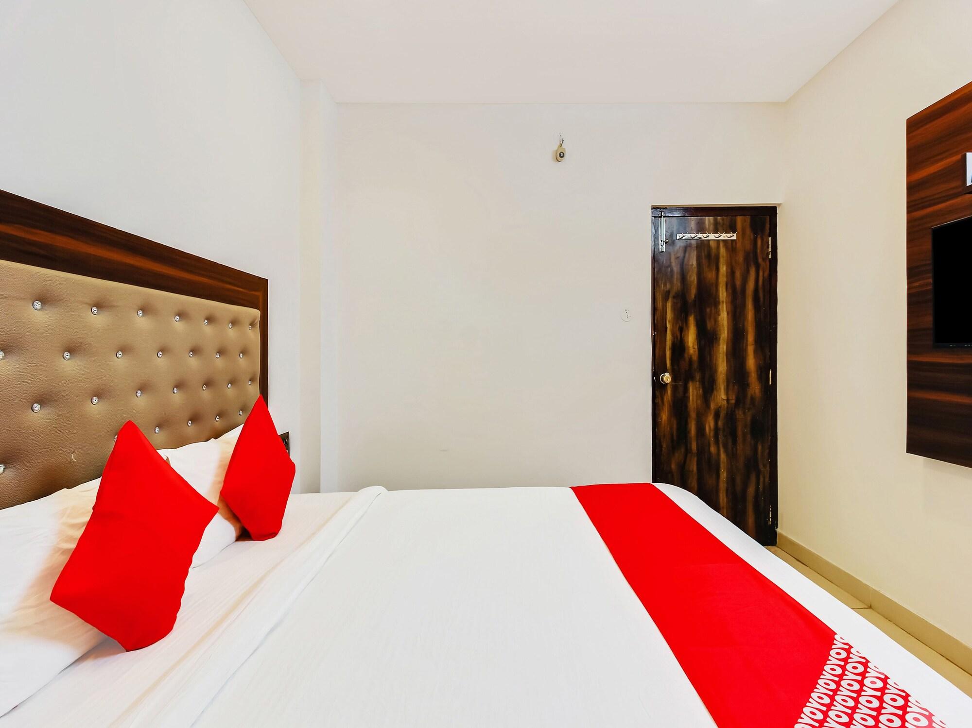 Oyo 29131 Hotel Mn Grand Шамшабад Экстерьер фото