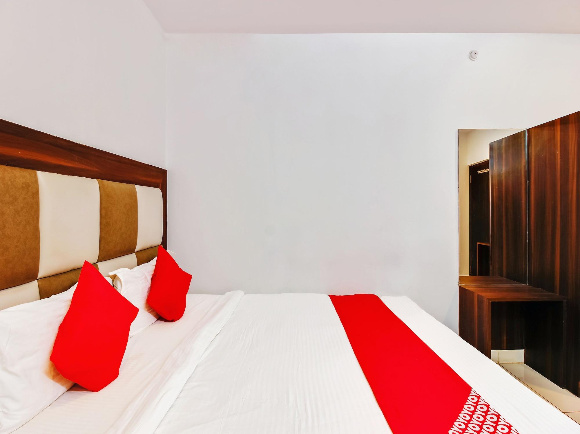 Oyo 29131 Hotel Mn Grand Шамшабад Экстерьер фото